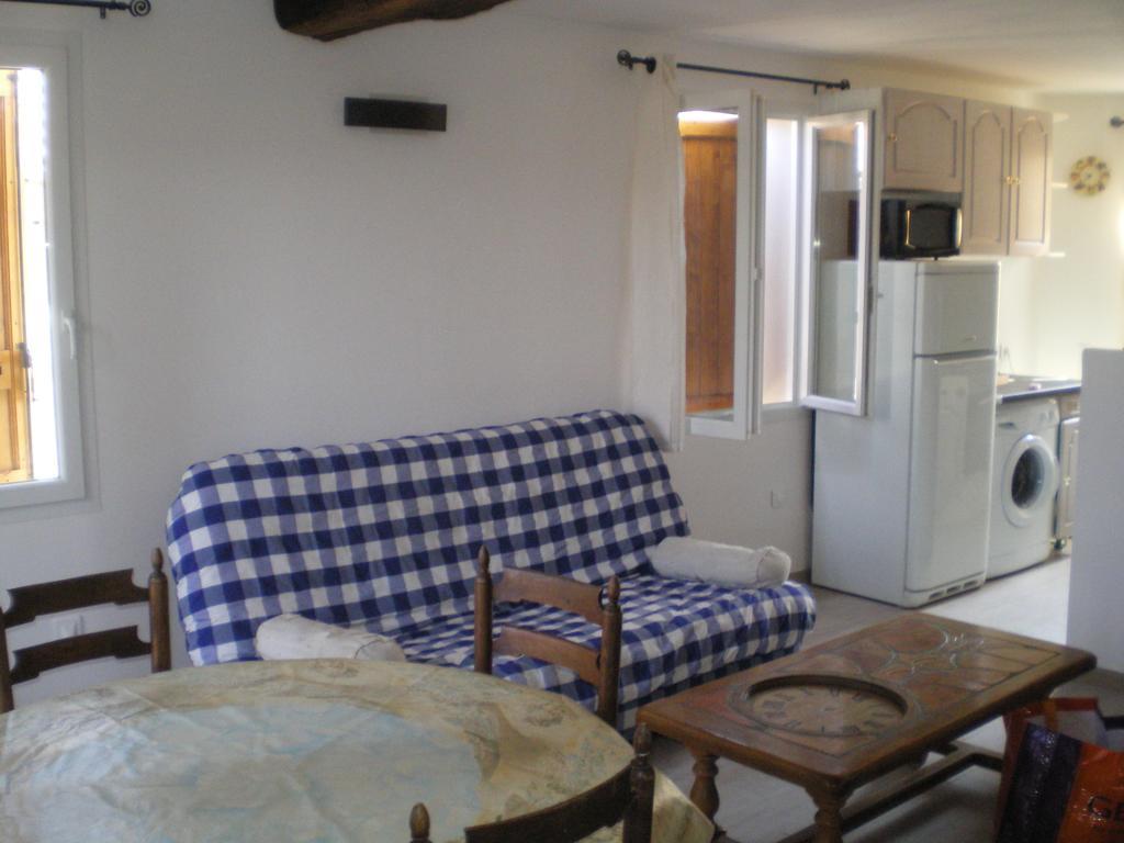 Les Cigales D'Estoublon Apartment Cameră foto